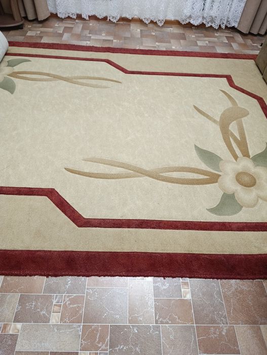 Продам ковёр , в хорошем состоянии