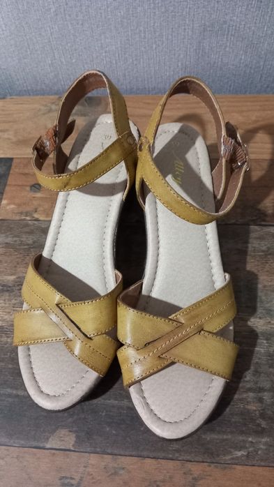 Сандали с платформа и лек ток, номер 39