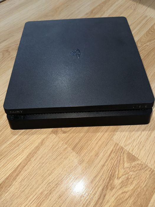 PlayStation 4 Slim 500GB + FIFA 21 (CD)