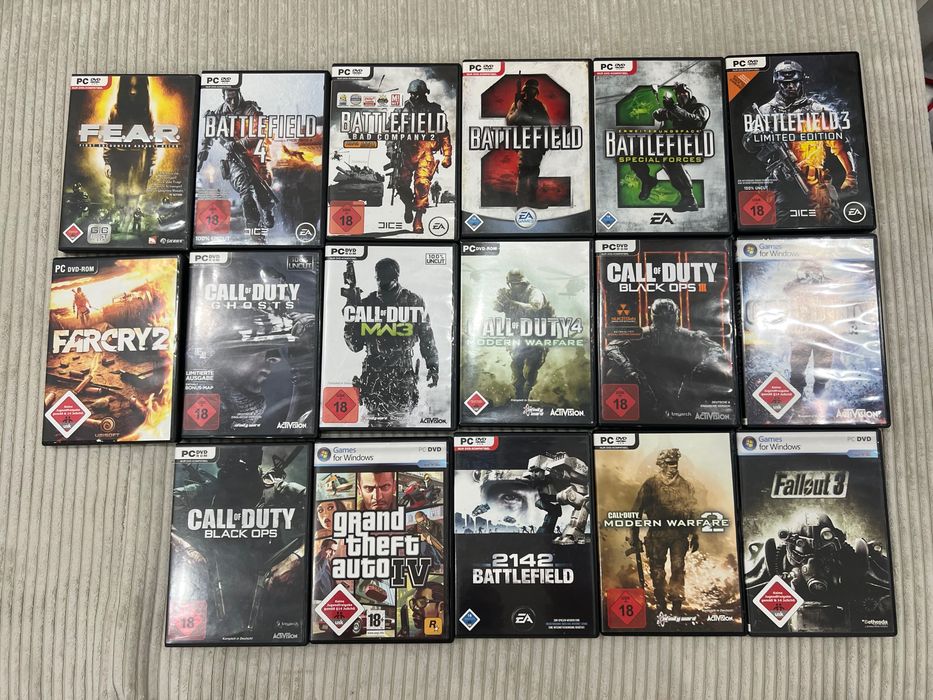 PS4 Slim 500GB като нов + Волан Thrustmaster T80 +  4 игри за PS4: GTA V, Mortal Kombat 11, Street Fighter V, Dead Island Definitive Edition