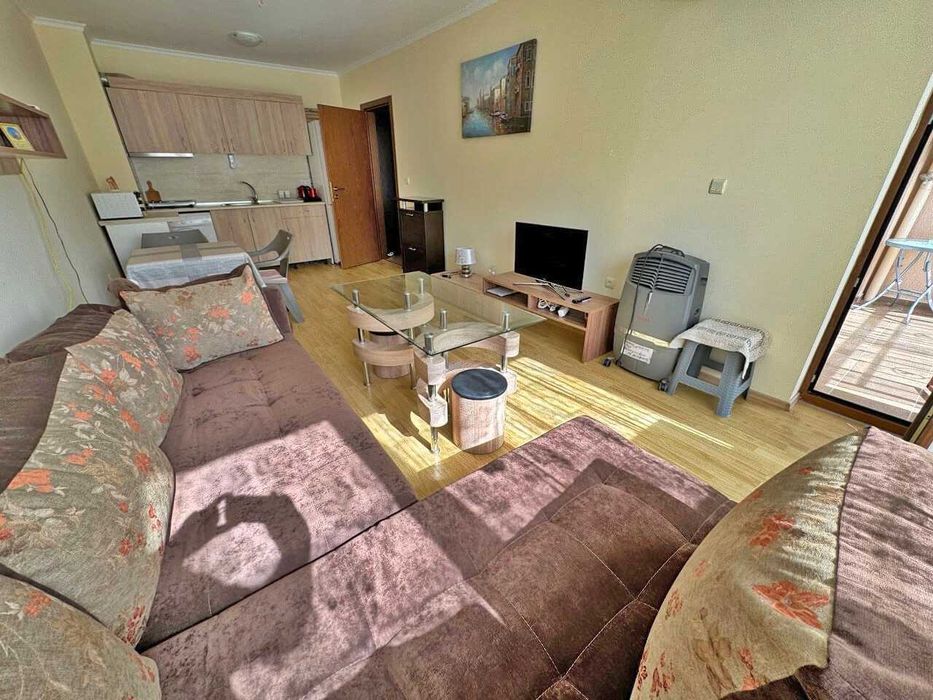 Продава се Двустаен апартамент в к.к. Елените - 62 кв.м за 896 €/кв.м - Снимка #1