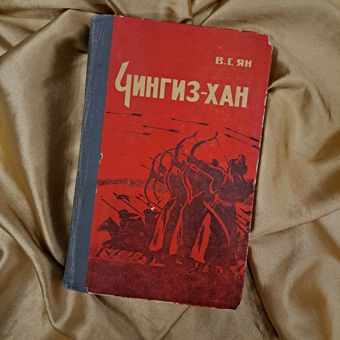 Продаются книги.