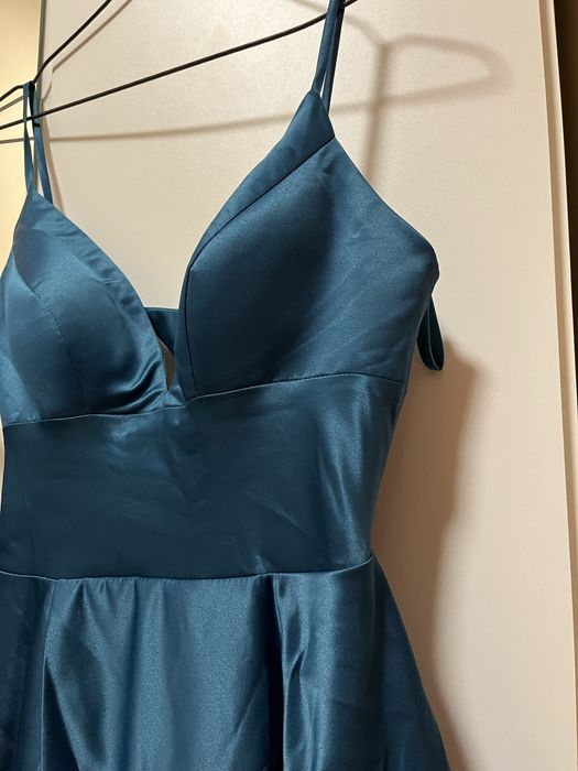 НАЙ-НИСКА ЦЕНА! Сатенена бална рокля цвят есмералд