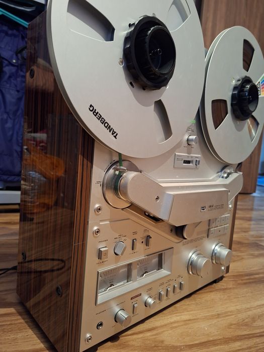 Akai 636 Европа 3000$