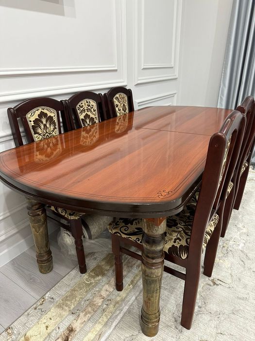 Стол , стулья б.у