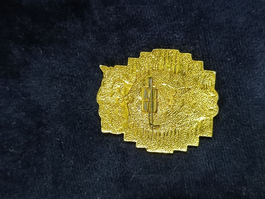 Значки 60 лет СССР ,Ударник Хll пятилетки