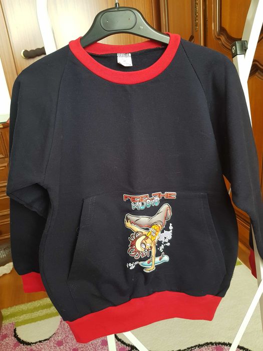 Vand tricouri, hanorace, pulover si vesta copii