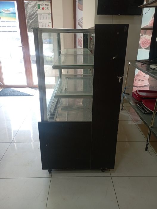 Холодильник витрина