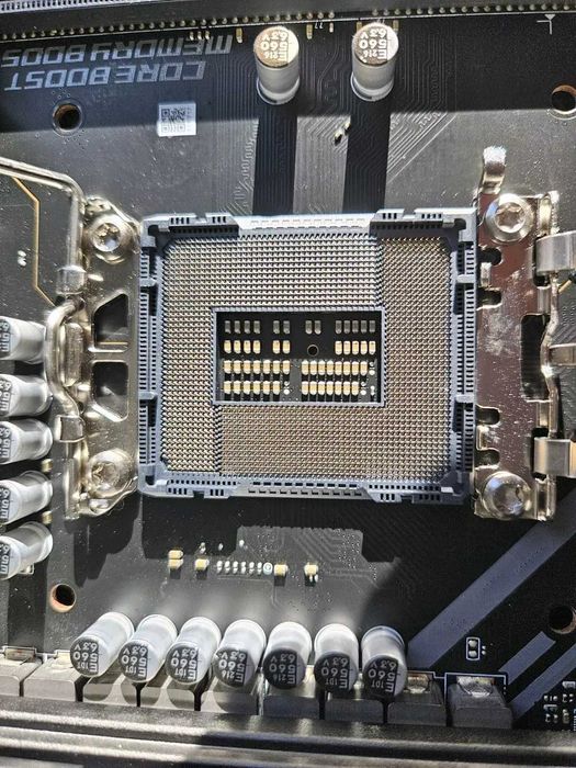 Материнская плата MSI MPG Edge Z690 Wi fi DDR4