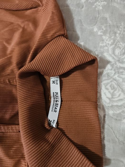 vând rochie mulată Pull&Bear maro/cărămiziu