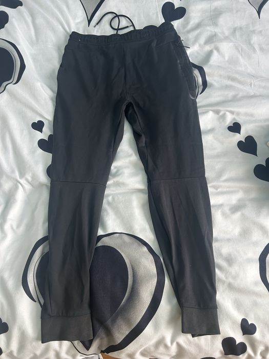 Pantaloni nike tech