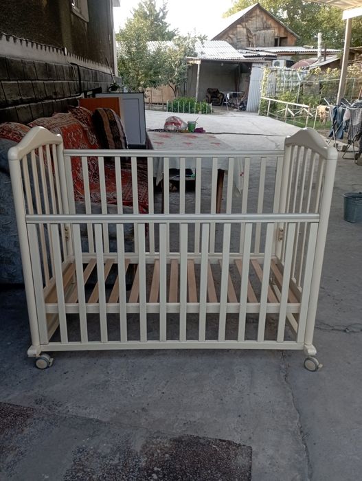 Продам манеж б у