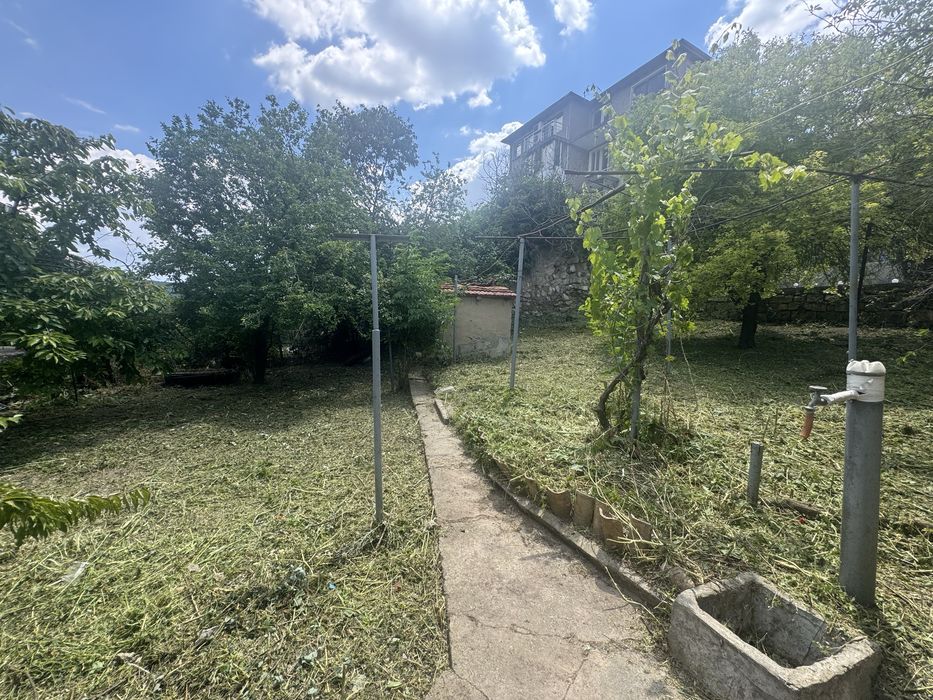 Продавам КЪЩА в гр. Провадия