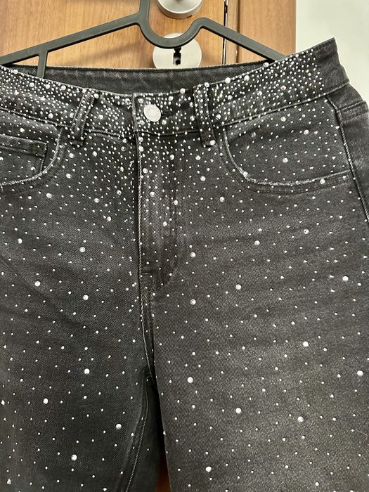 Черни дънки с камъчета