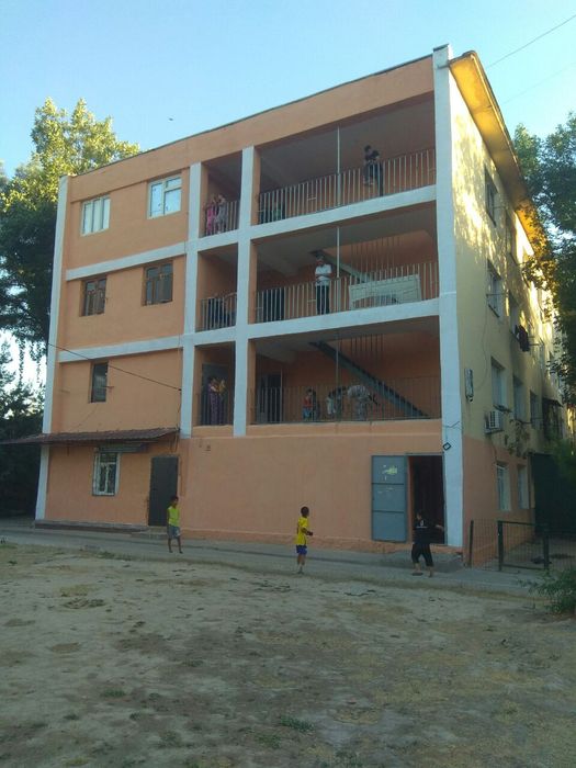 Chilonzor 20 Ilon ota macht yonida