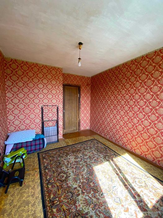 Продам 2 к квартиру в центре без ремонта