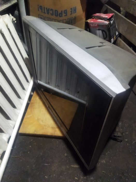 Продам телевизор б/у,с пультом