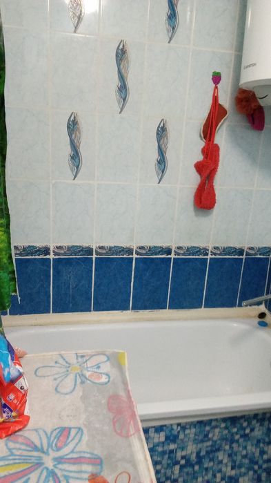 Продаю 4 комнатную квартиру
