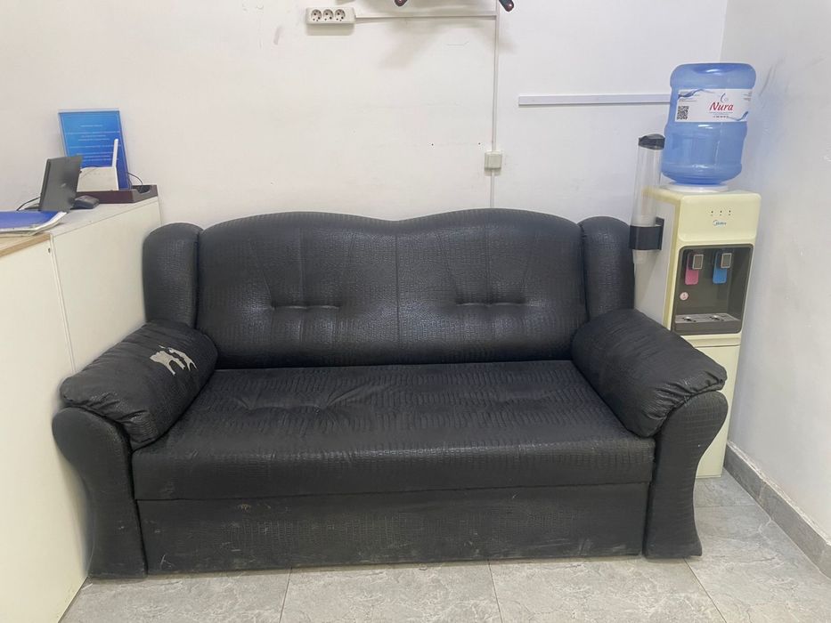 Продам вывеску, мебель и технику