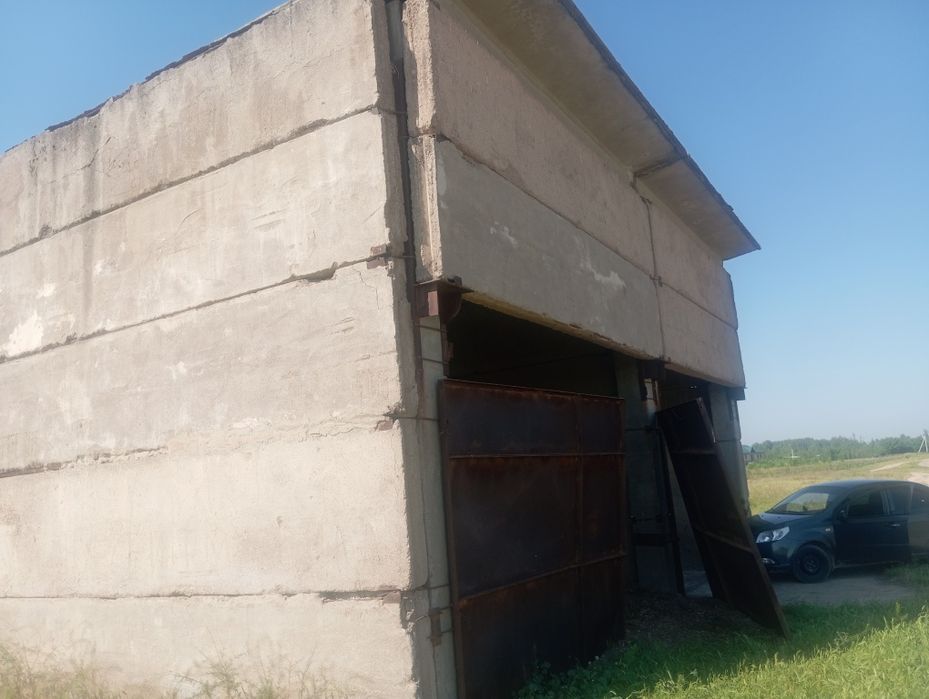 Шу иморат сотилади бузиб олиш керак.