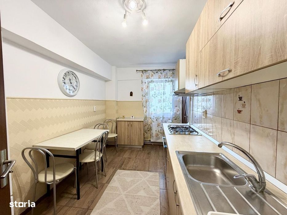 Apartament 4 camere de închiriat – 100 mp – 2 băi – zona Centrală