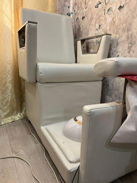 Продам педикюрное кресло