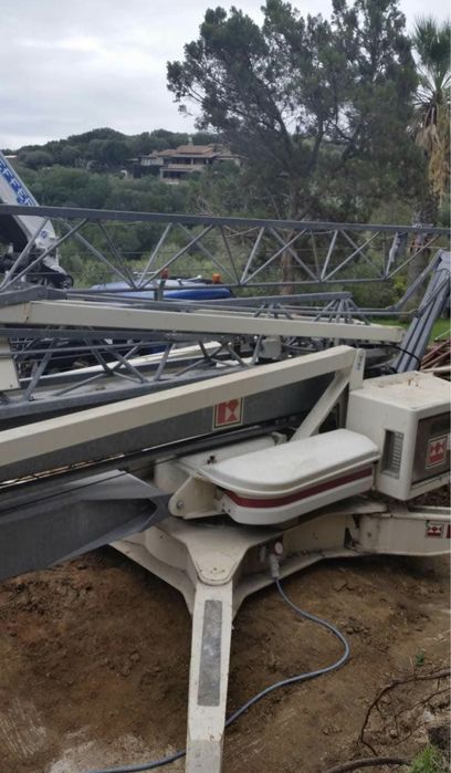 Самоиздигащ кран Terex CBR28 plus