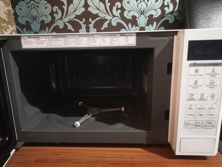 Продам Микроволновка LG MS2042