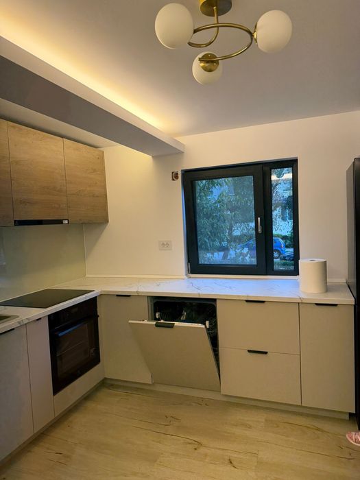 APARTAMENT DE INCHIRIAT, Bucovinei - Mircea cel batran, 2 camere, bucatarie separata, centrala proprie, incalzire in pardoseala, recent renovat!