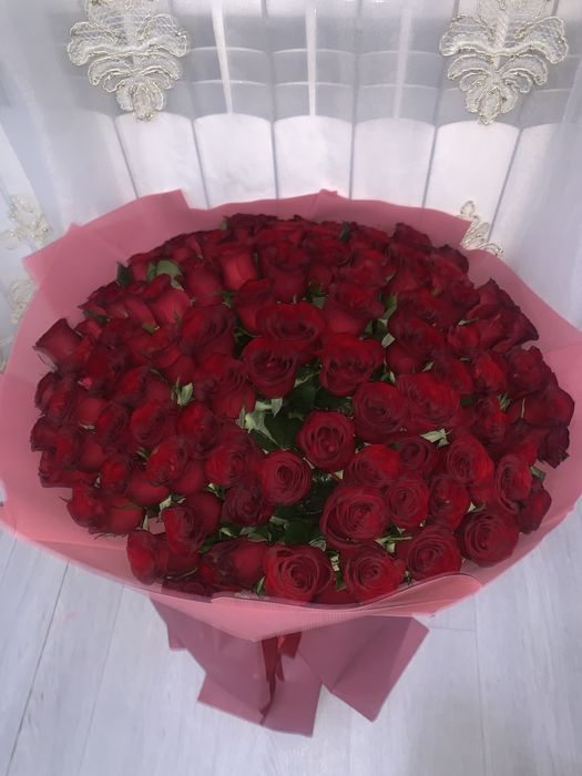 101 роза,свежые, новые,стоит