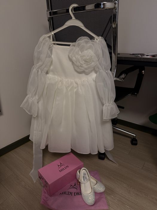 Продам платье с туфлями