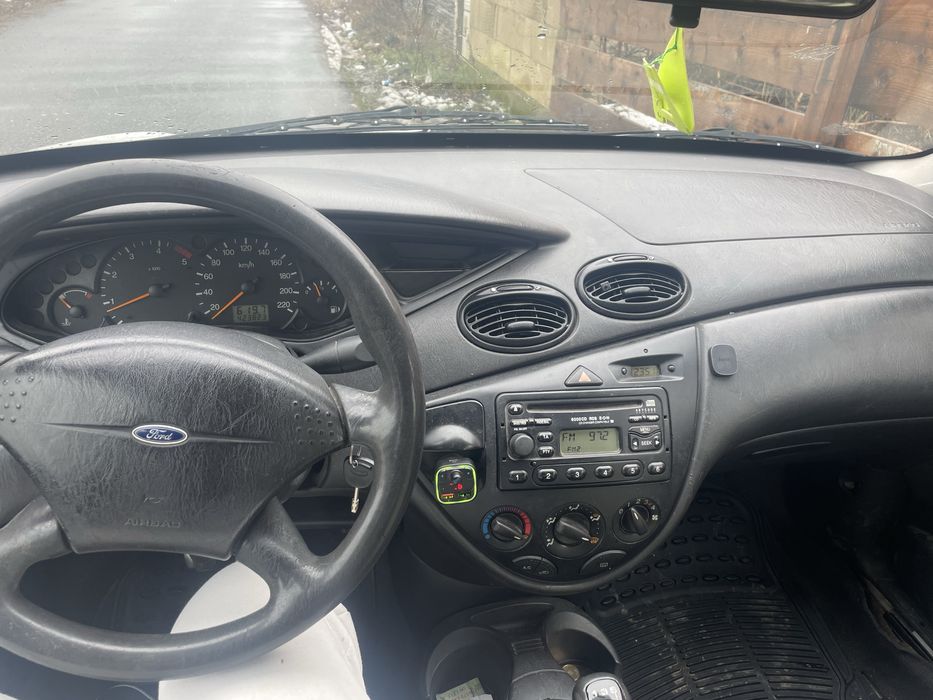 Vand sau schimb ford focus mk1 1.8 disel consum foarte mic