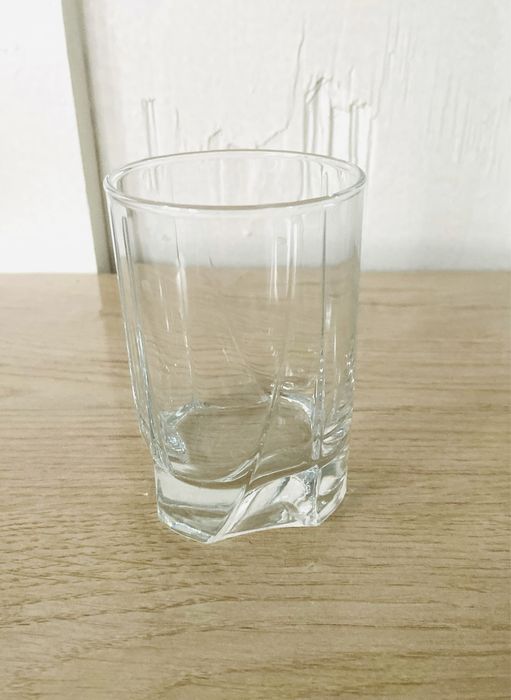 Посуда. Миксер и термос,бутылка,стаканы