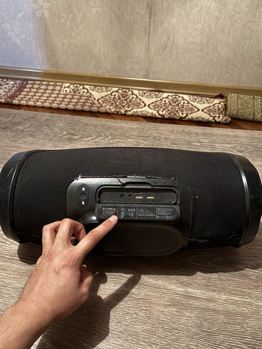Колонка JBL boombox