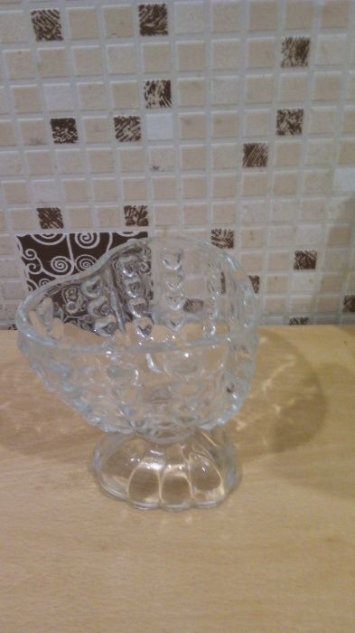 Вазочка хрустальная.