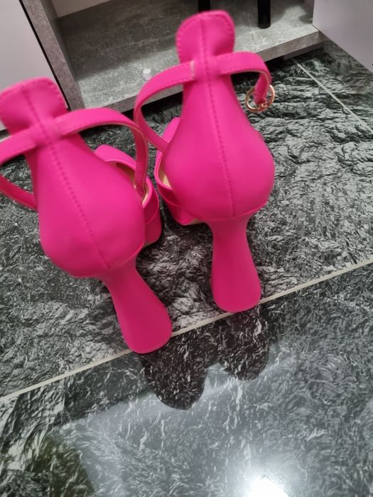 Pantofi H&M cu platforma,  noi, nu au fost purtați niciodată