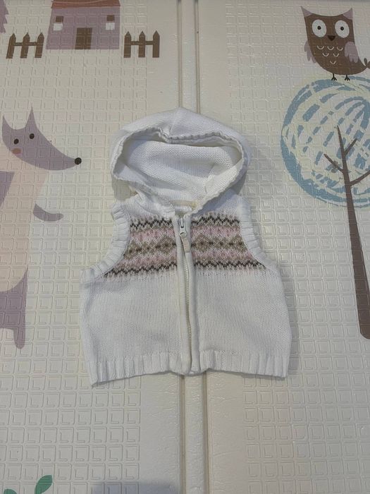 Жилетка  ньюборн carters