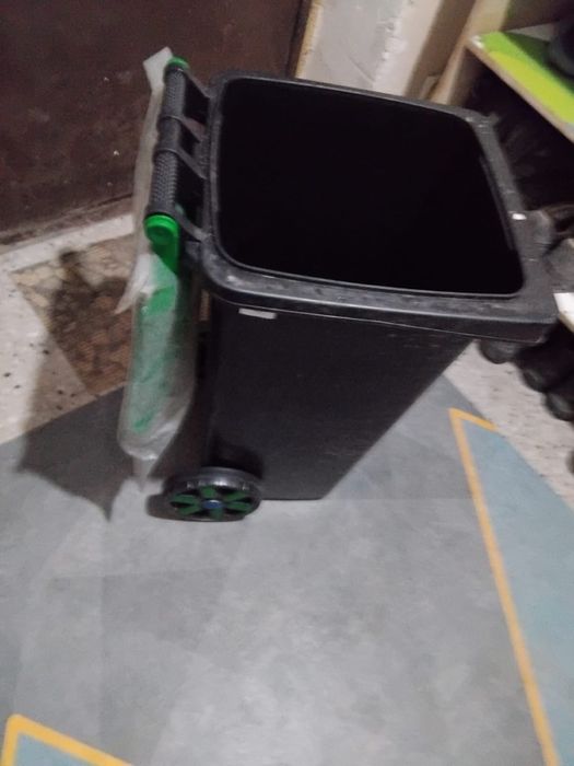 Мусорное ведро продам