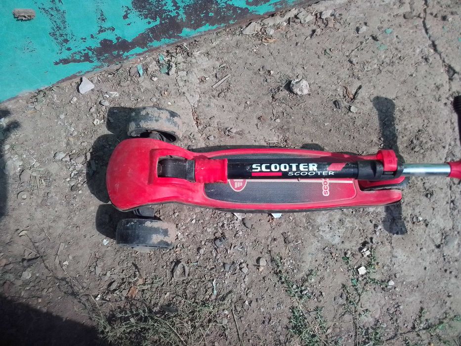 Самокат детский в отличном состоянии