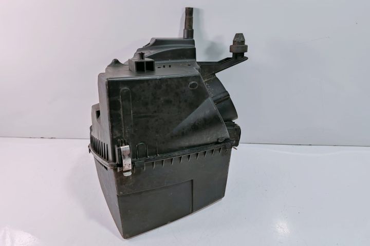 Carcasa  filtru aer 4F0133835H / 4F0000183A Audi A6 4F/C6