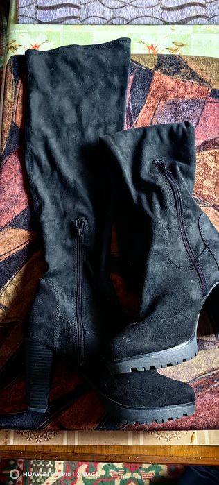 Дамски ботуши(чизми)BUGATTI-Отлично състояние-39 номер