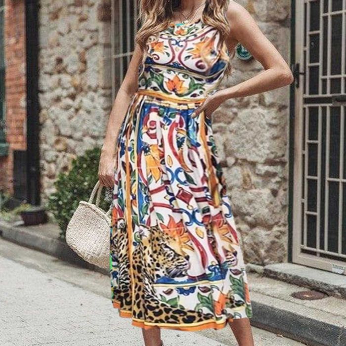 Чисто нова рокля с мотиви, S