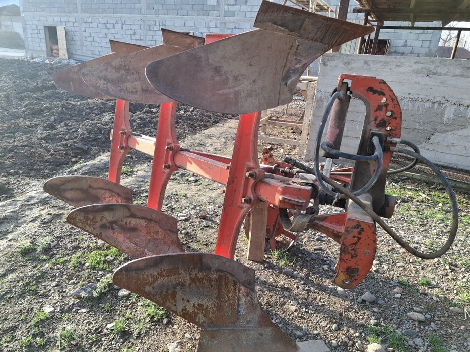 Находится кордайский район