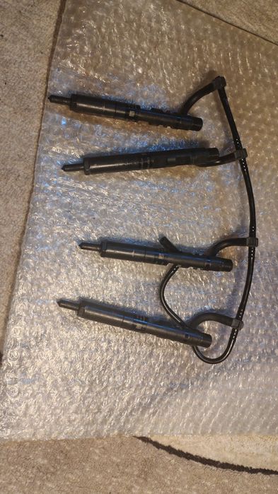 Injectoare   de renauld 3, folosite  3 luni