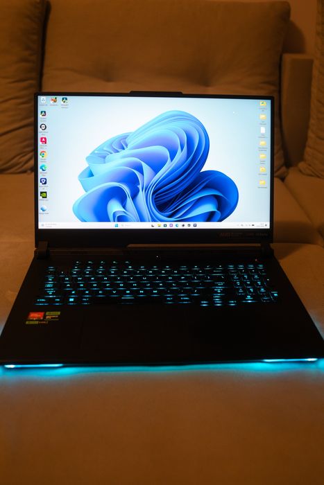 Laptop Asus Rog Scar 17 RTX 4080 Ryzen 9 x3D
