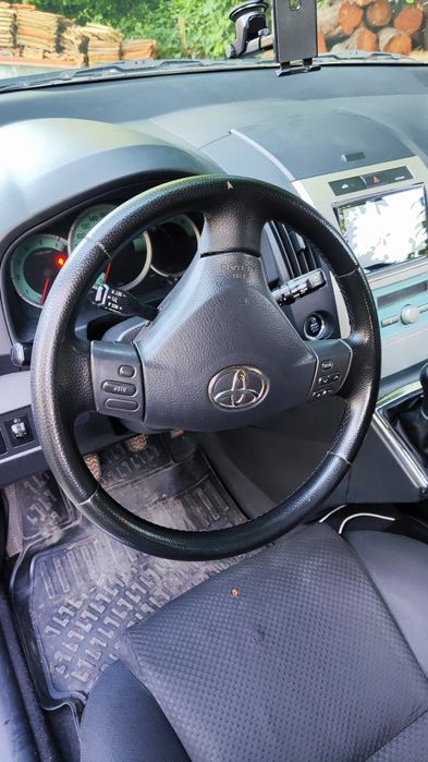 Toyota  Corolla Verso 2.2 136