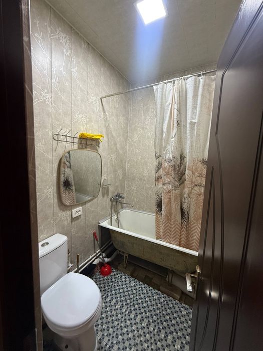 Srochna topshrladi oilaga