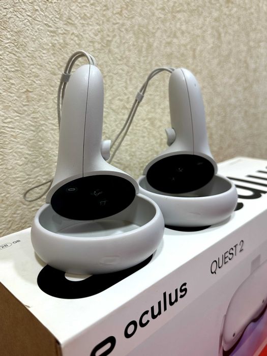 VR Шлем Oculus Quest 2 в Хорошем Состоянии + Ремешок 128 GB Памяти