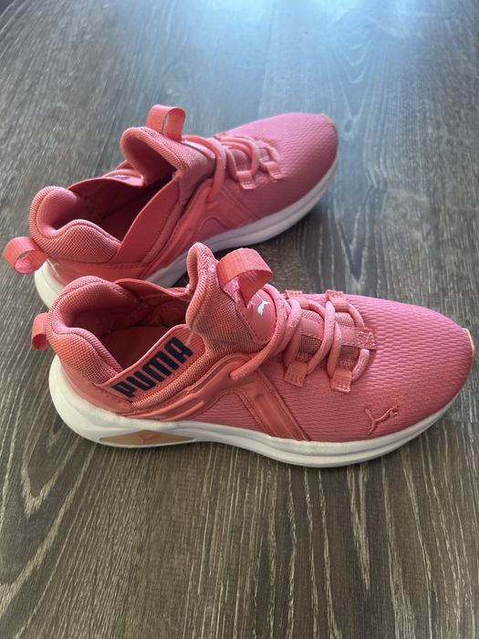 Маратонки и чехли