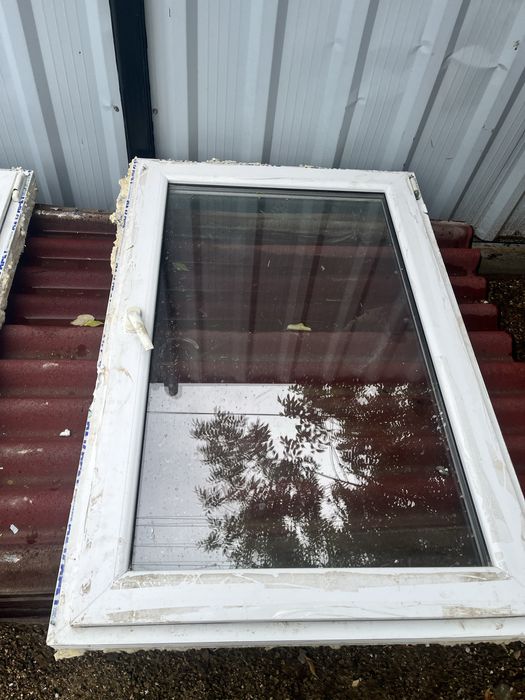 Продам окна пластиковые 2 шт 120/85